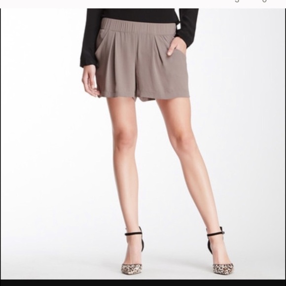 BCBG Max Azria Micah Taupe Pleated Shorts - Picture 1 of 7
